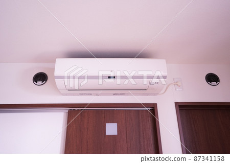 Room air conditioner leading piping installation example Room air conditioner leading piping installation example 87341158