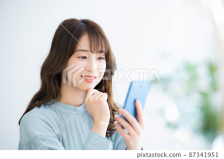 Female smartphone 87341951