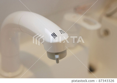 洗臉盆塑料水龍頭圖片 87343326