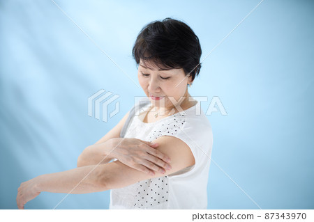 Beauty image skin care senior woman Beauty image skin care senior woman 87343970