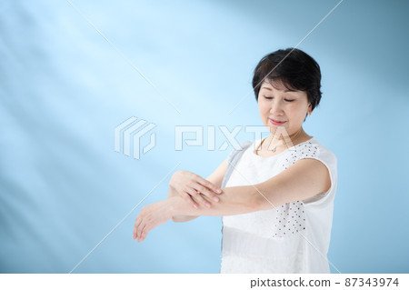 Beauty image skin care senior woman Beauty image skin care senior woman 87343974