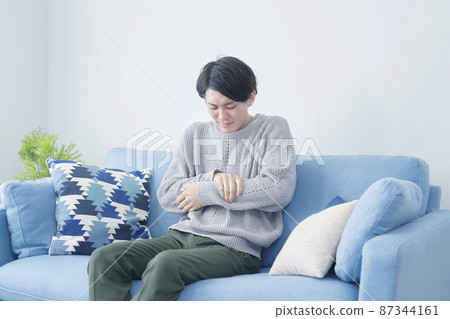 Male chills living room 87344161