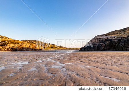 The beautiful Cloughglass bay and beach by Burtonport in County Donegal - Ireland 87346016
