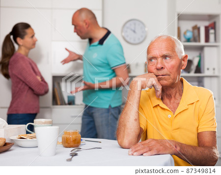 Resentment of an elderly father for adult children Resentment of an elderly father for adult children 87349814