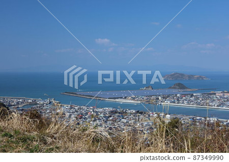 A city by seaside A city by seaside 87349990