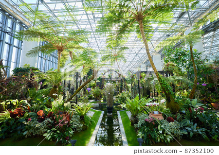 [Hyogo Prefecture] Awaji Yumebutai Koen Greenhouse Awaji Green Building 87352100