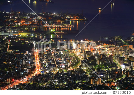 [Hiroshima Prefecture] Night view of Kure seen from Haigamine Observatory 87353010