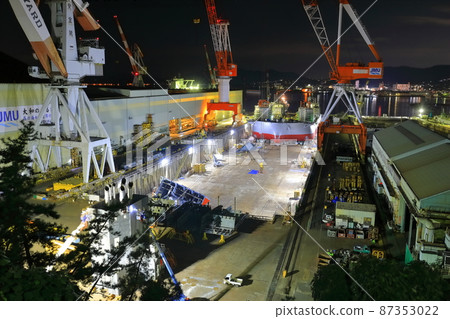 [廣島縣] 從山上俯瞰歷史遺蹟的大和號戰列艦建造船塢夜景 87353022
