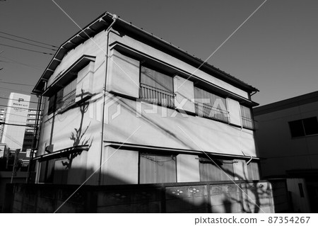Old apartment 87354267