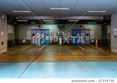 Parking garage 87354736