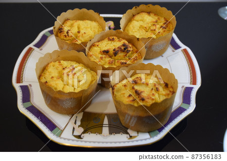 Pound cake with banana and okara ② 87356183