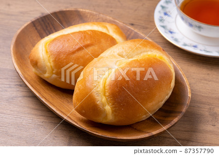 Cream bread Cream bread 87357790