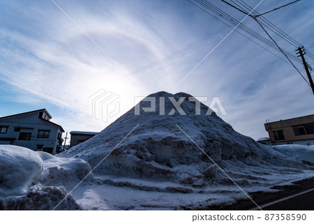 光環和雪山 87358590