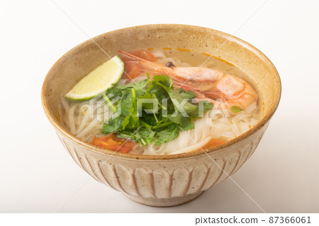 Tom Yum Kung Noodle (Thai food) 87366061