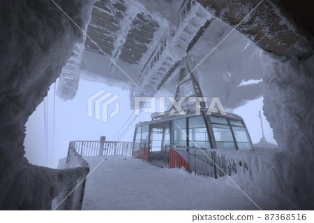 Hakkoda Ropeway Mountaintop Station in Winter (Aomori Prefecture) 87368516