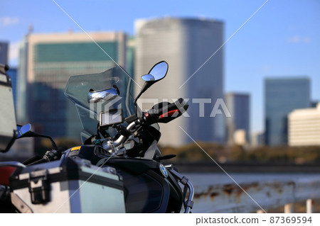 Motorcycles parked 87369594
