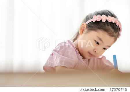 兒童學習女孩教育生活方式 兒童學習女孩教育生活方式 87370746