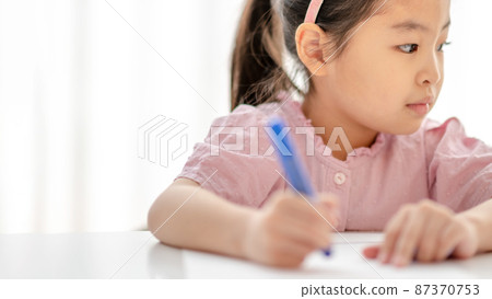 child learning girl education lifestyle child learning girl education lifestyle 87370753