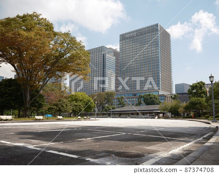 一座看起來像Kokyo Gaien的建築 87374708