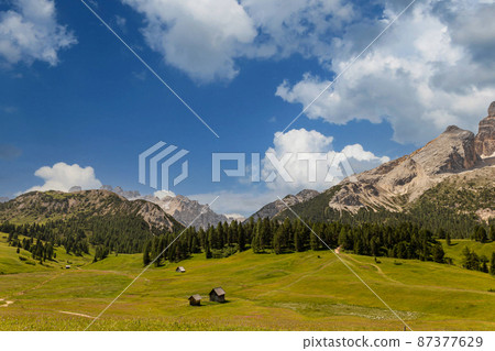Dolomite s panorama 87377629