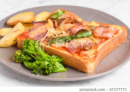 Pizza toast Pizza toast 87377771