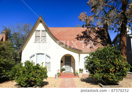 Detached house on the west coast of the United States, California Detached house on the west coast of the United States, California 87378252
