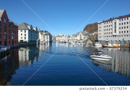 Beautiful streets of Alesund (Norway) 87379254