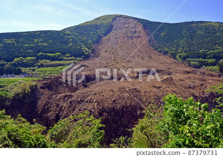Minamiaso village damaged by the Kumamoto earthquake 87379731