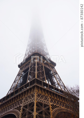 巴黎的埃菲爾鐵塔 87380142