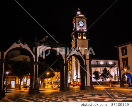 Portas da cidade Arch, Ponta Delgada, Sao Miguel island, Azores, Portugal Portas da cidade Arch, Ponta Delgada, Sao Miguel island, Azores, Portugal 87380539