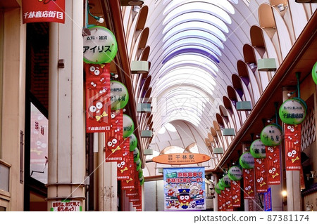 Near Senbayashi Station on the Keihan Railway in the Senbayashi Shopping Arcade, Asahi-ku, Osaka 87381174