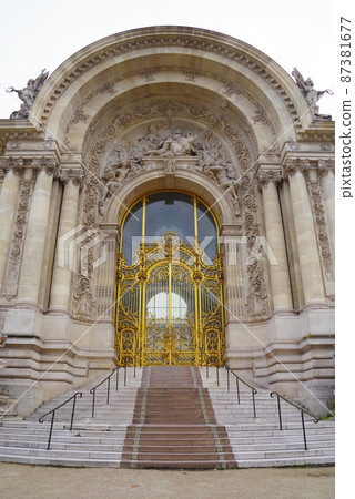 Petit Palais in Paris 87381677