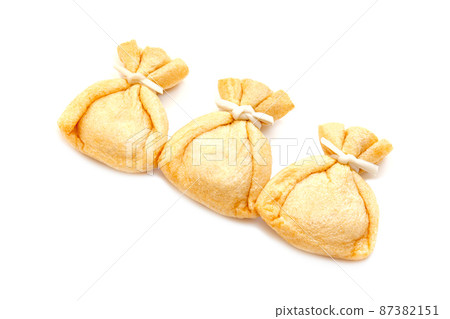 Oden-type mochi-filled purse [white background] 87382151
