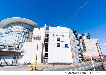 JR Ebina Station West Exit seen from the Odakyu Line side Sorakaze Street LaLaport Ebina JR Ebina Station West Exit seen from the Odakyu Line side Sorakaze Street LaLaport Ebina 87383142