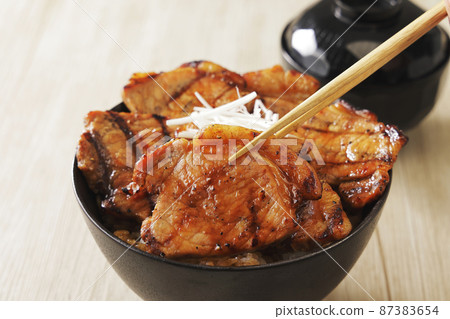 Charcoal-grilled pork bowl, a specialty of Obihiro, Tokachi, Hokkaido 87383654