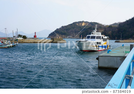 岡山縣笠岡市白石島港出發的笠岡群島班輪的新誘餌 岡山縣笠岡市白石島港出發的笠岡群島班輪的新誘餌 87384019