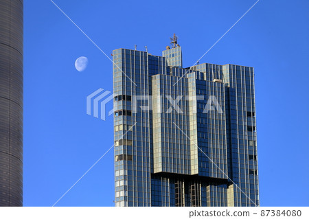 Image of skyscraper in Makuhari 87384080