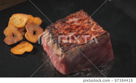 鐵板肉滋滋牛排 87384418