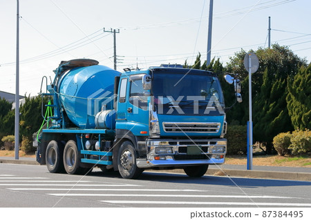 Image of agitator truck (concrete mixer truck) 87384495