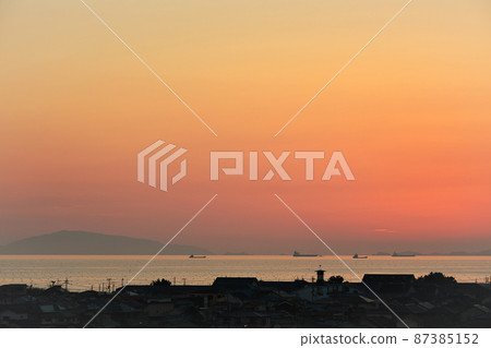 Sunset sky and sea Sunset sky and sea 87385152