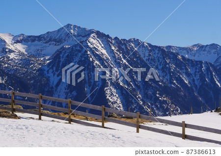 France, Ariege, Mountains Pyrenees, winter sports scene, skiers on the slopes France, Ariege, Mountains Pyrenees, winter sports scene, skiers on the slopes 87386613