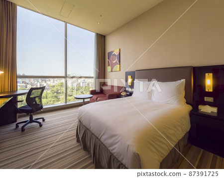 Hotel high-floor guest room with view of Taichung Taichung Park, Taiwan / Taichung, Taiwan Hotel high-floor guest room with view of Taichung Taichung Park, Taiwan / Taichung, Taiwan 87391725