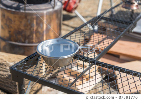 [Auto camp at Nakatsugawa riverbed, Sierra cup and solo stove] 87391776