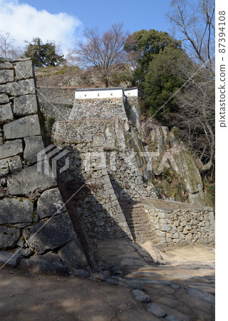 岡山縣高橋市備中松山城大手門關 岡山縣高橋市備中松山城大手門關 87394108