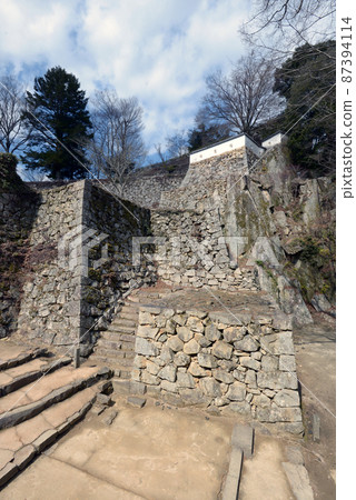 岡山縣高橋市備中松山城大手門關 岡山縣高橋市備中松山城大手門關 87394114