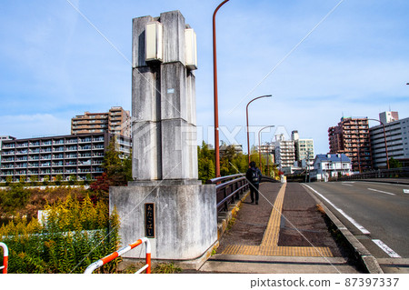 樹之城仙台晚秋廣瀨川愛宕橋主柱 87397337