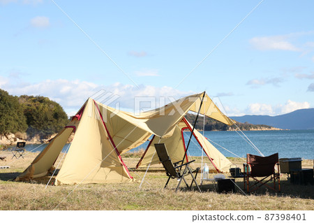 Seaside camp 87398401