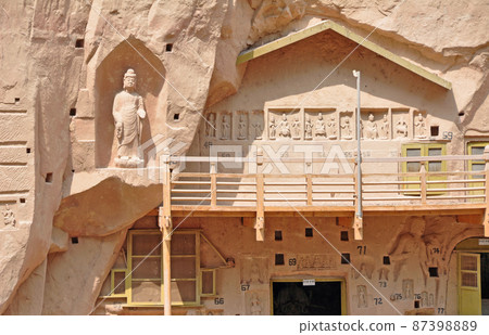 Corridor of the Makai Buddha on the precipice of Bingling Temple in Lanzhou, Gansu Province, China Corridor of the Makai Buddha on the precipice of Bingling Temple in Lanzhou, Gansu Province, China 87398889