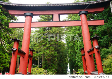 日本山梨縣北口本宮富士淺間神社鳥居 日本山梨縣北口本宮富士淺間神社鳥居 87399234