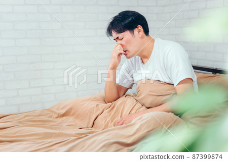 Man in the bedroom (nose) 87399874